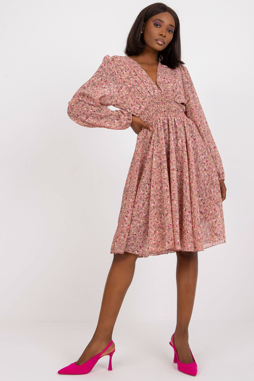 Roosa laienev lilleprintidega kleit...