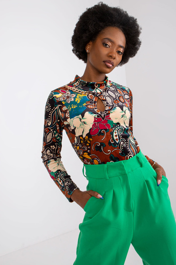 Pruuni mustriga pluus...