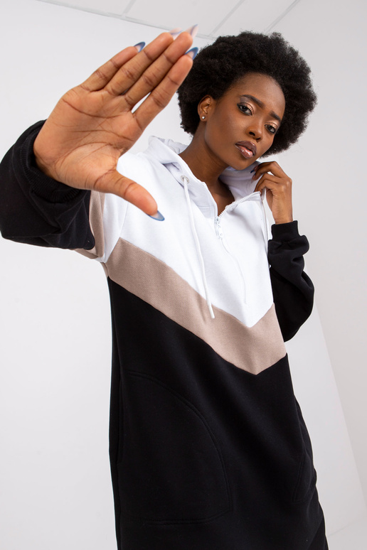 Valge ja must kapuutsiga dressipluus...