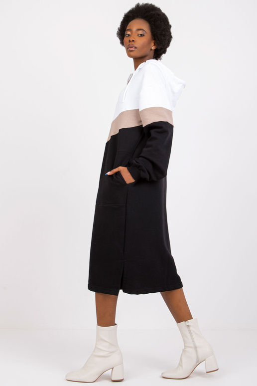 Valge ja must kapuutsiga dressipluus...