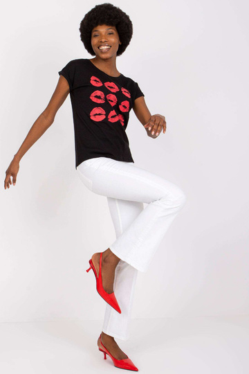 Must T-särk trükiga Malvina... 2