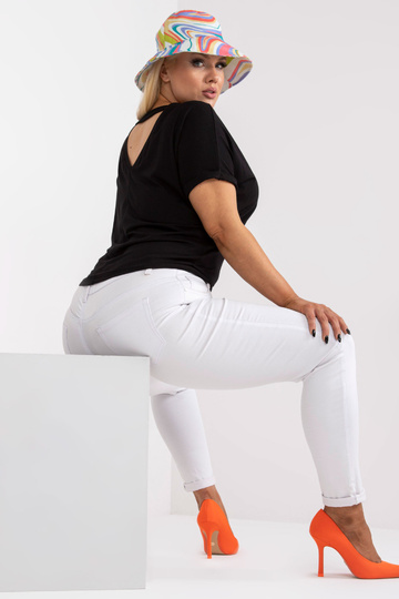 Must pluss suuruses pluus...