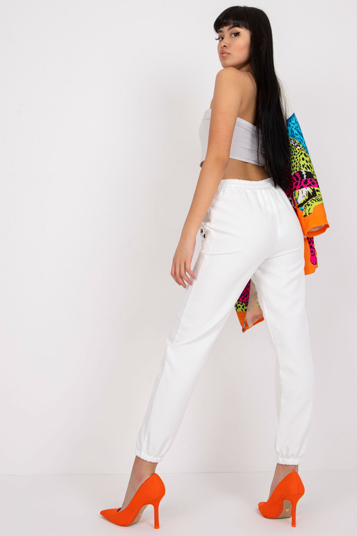 Valged kangaga püksid ilma kinnituseta