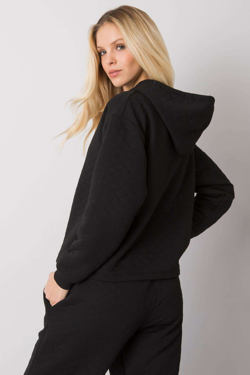 Must tepitud dressipluus põhiline...