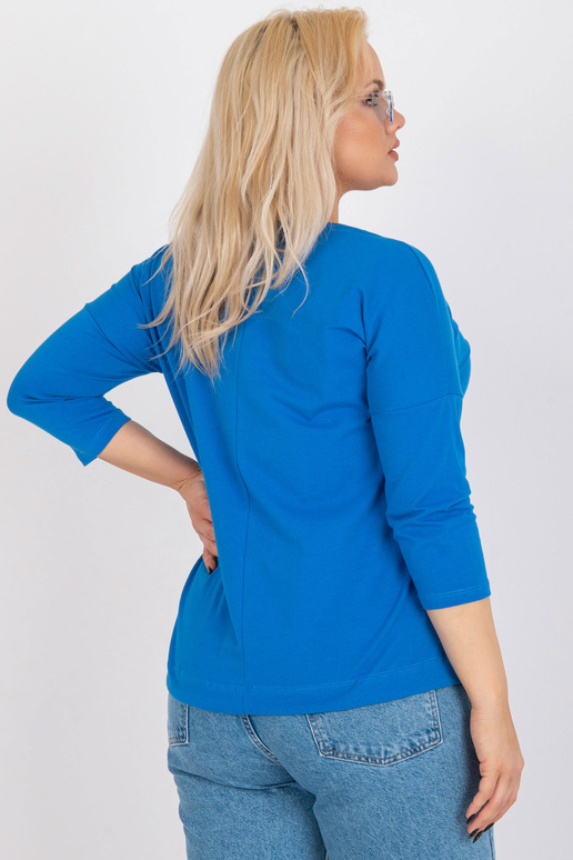 Tumesinine pluss suuruses...