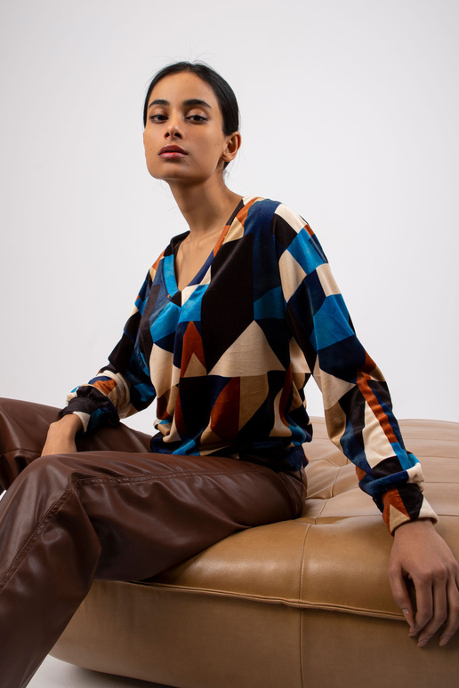 Liliana sinise ja pruuni mustriga...