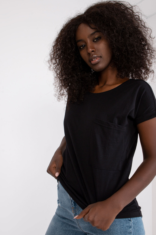 Must puuvillane taskuga t-särk... Must puuvillane taskuga t-särk...