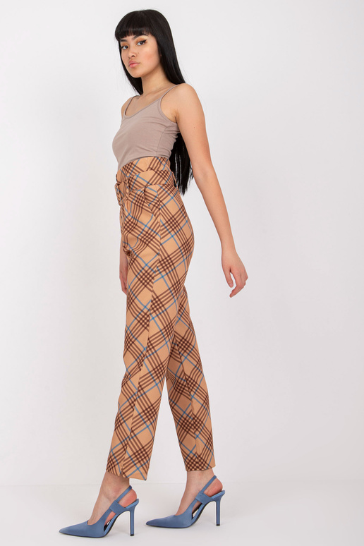 Beežist ja sinisest ruudulisest...