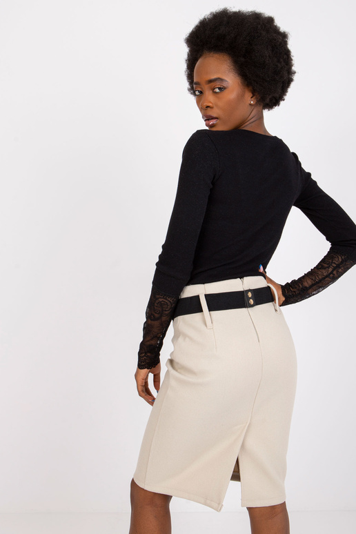 Must soonikuga pluus pitsiga Beatrice...