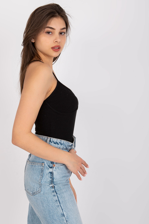 Musta soonikuga puuvillane topp Alla... Musta soonikuga puuvillane topp Alla...