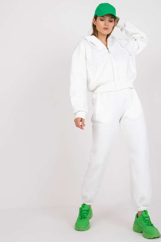 Valge põhiline taskutega dressipluusi...