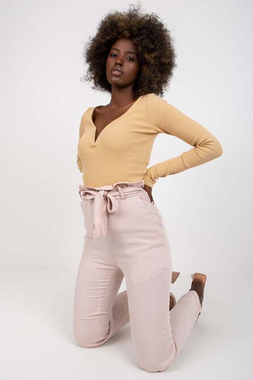 Heleroosad taskutega naiste riidest...