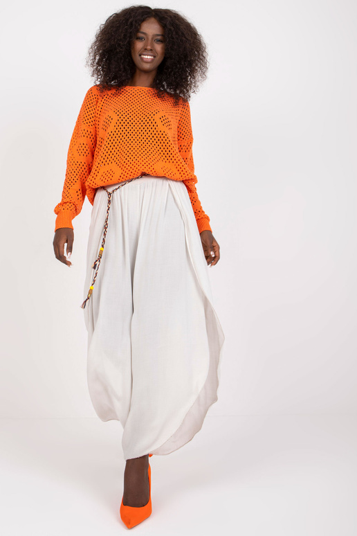 Beežid õhulised laiad lõhikutega...