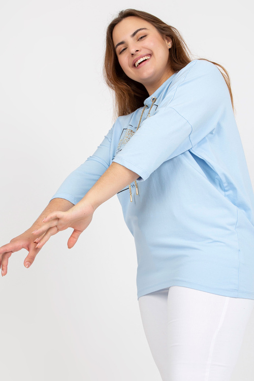 Helesinine vabaaja pluss suuruses...