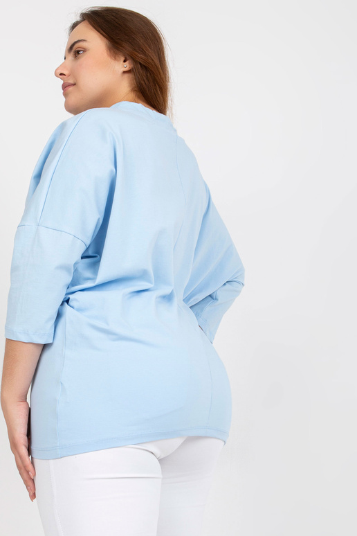 Helesinine vabaaja pluss suuruses...