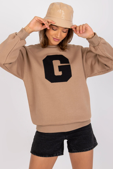 Tumebeež naiste ülisuur...