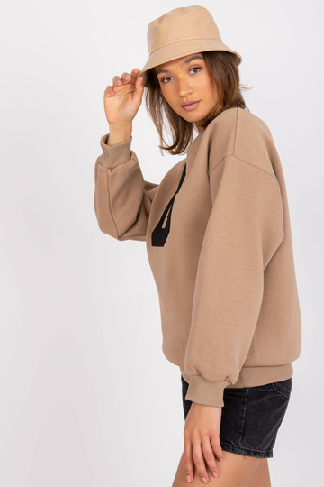 Tumebeež naiste ülisuur... 2