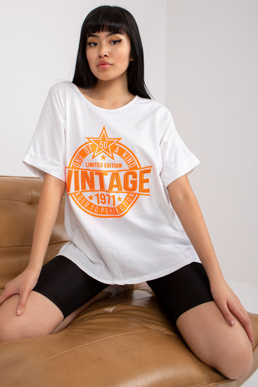 Valge ja oranži värvi aplikatsiooniga...