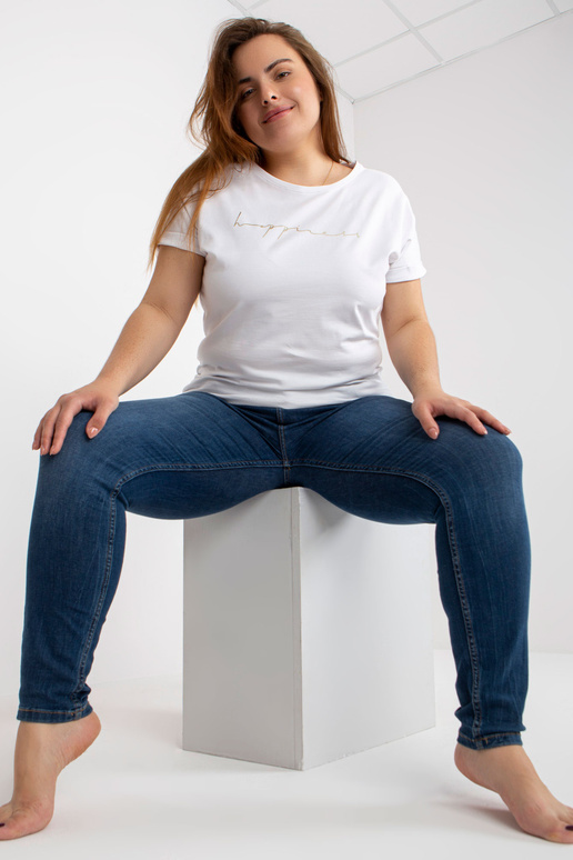 Valge plusssuuruses trükiga T-särk