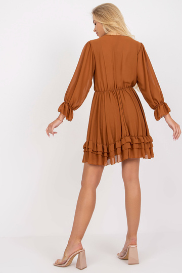 Pruun lühikeste volangidega... 2