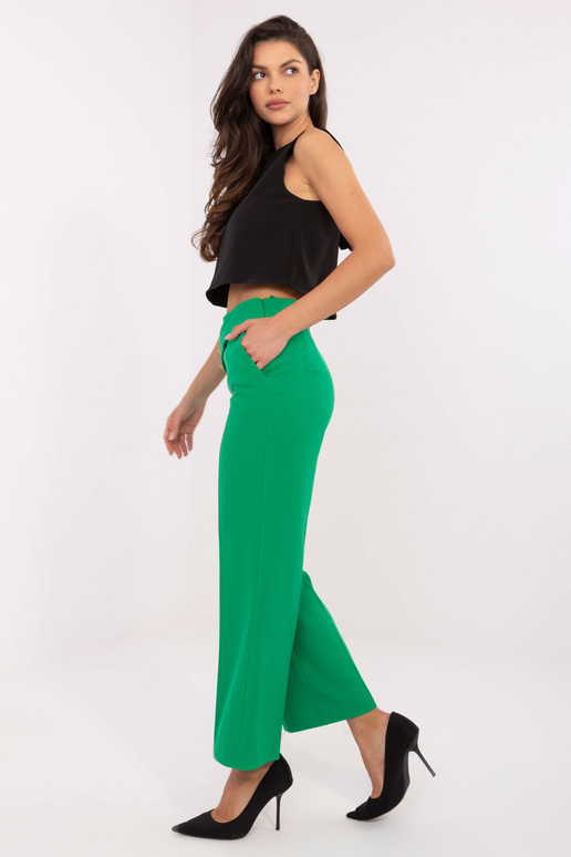 Rohelised elegantsed taskutega...