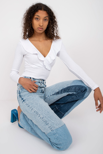 Valge soonikuga põhipluus...