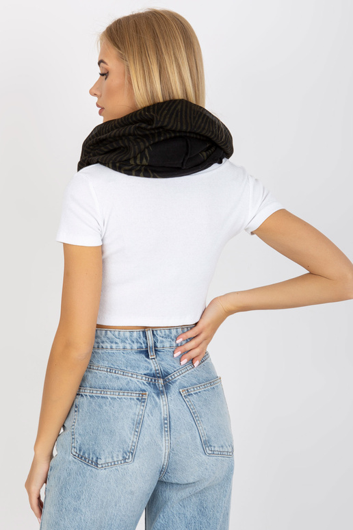 Must ja khakivärvi motiiviga...