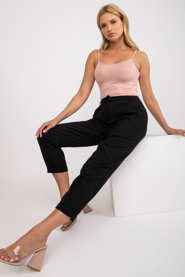 Mustad sirge säärega...