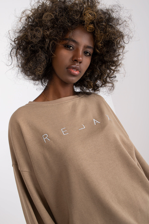 Tumebeež ülisuur ilma kapuutsita...