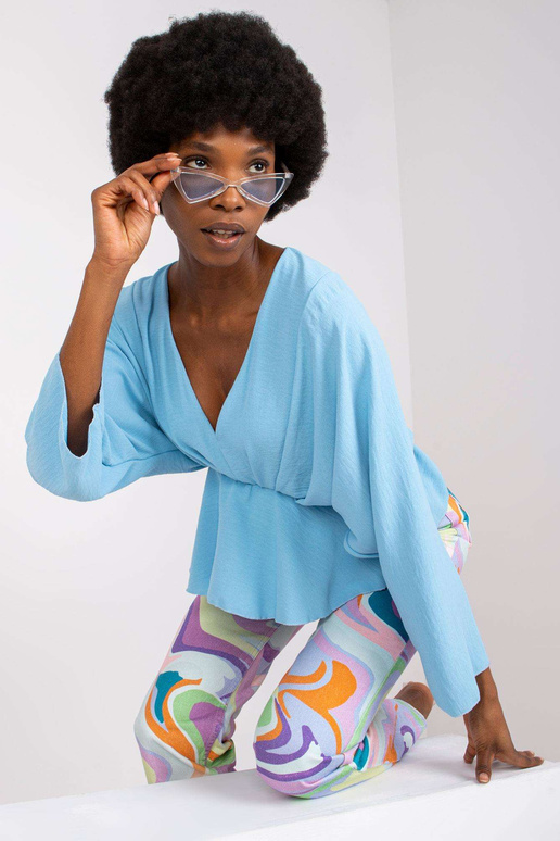 Raquela naiste helesinine õhuline pluus