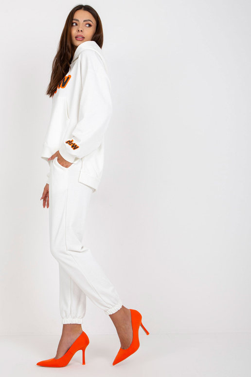 Valge dressikomplekt kõrge vöökohaga... Valge dressikomplekt kõrge vöökohaga...