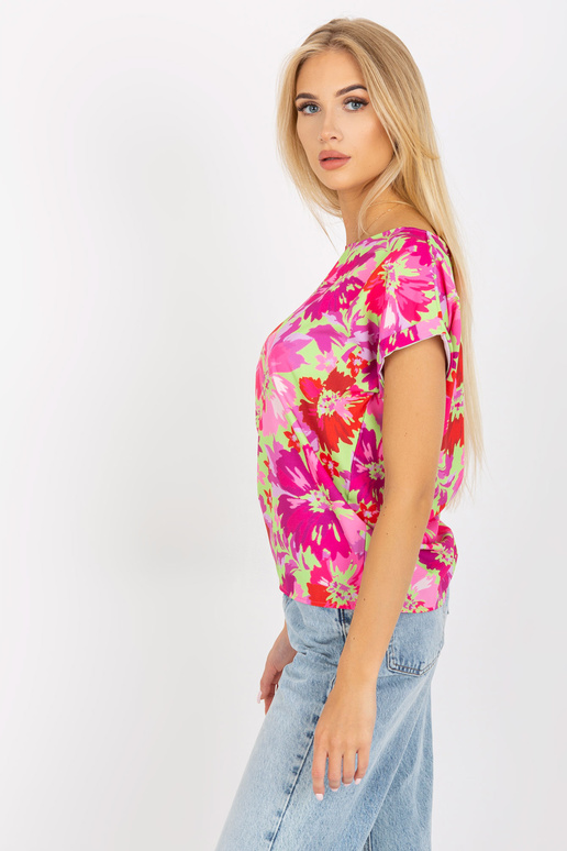 Roheline ja roosa lilleline suvepluus...