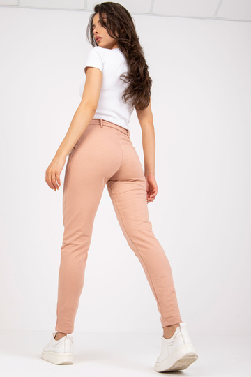 Beežist kangast taskutega... 2