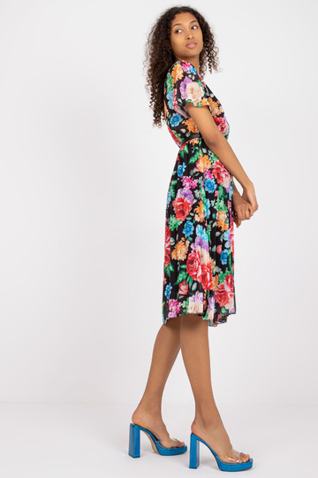 Must lillemustriga midikleit