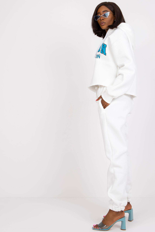 Ecru dressikomplekt Laraina trükiga Ecru dressikomplekt Laraina trükiga