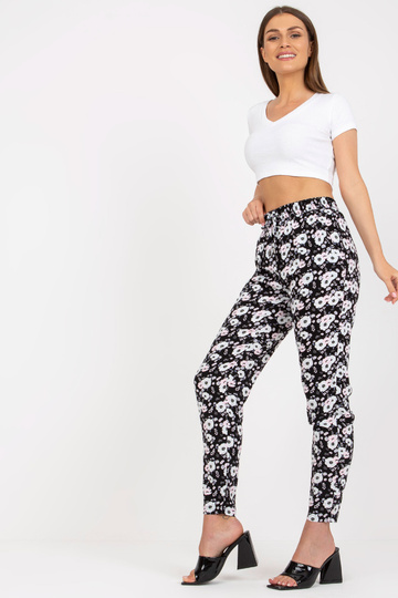 Mustad kerged püksid...