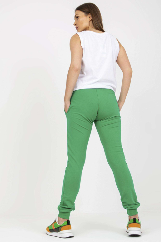 Valge ja roheline kaheosaline... Valge ja roheline kaheosaline...