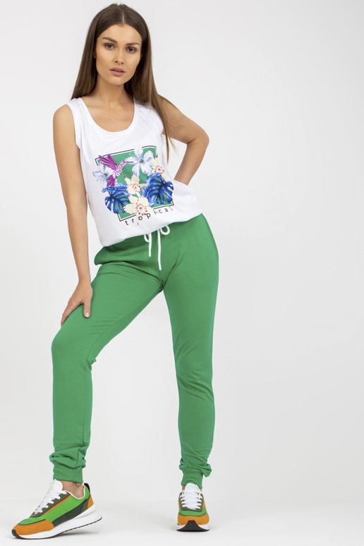 Valge ja roheline kaheosaline... Valge ja roheline kaheosaline...