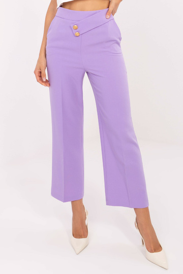 Lillad laia säärega kangast...