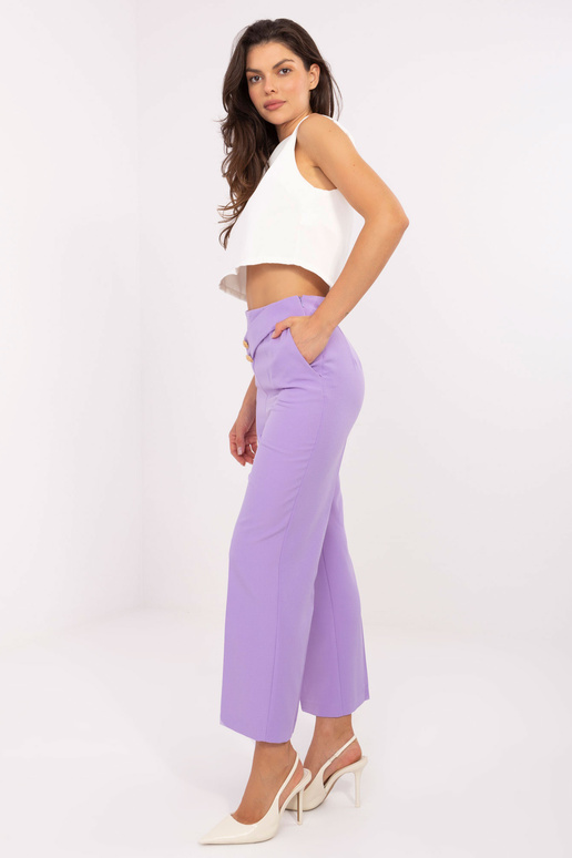 Lillad laia säärega kangast püksid... Lillad laia säärega kangast püksid...