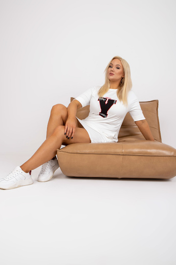 Valge plusssuuruses...