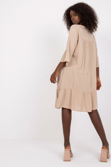 Beež volangidega kleit...