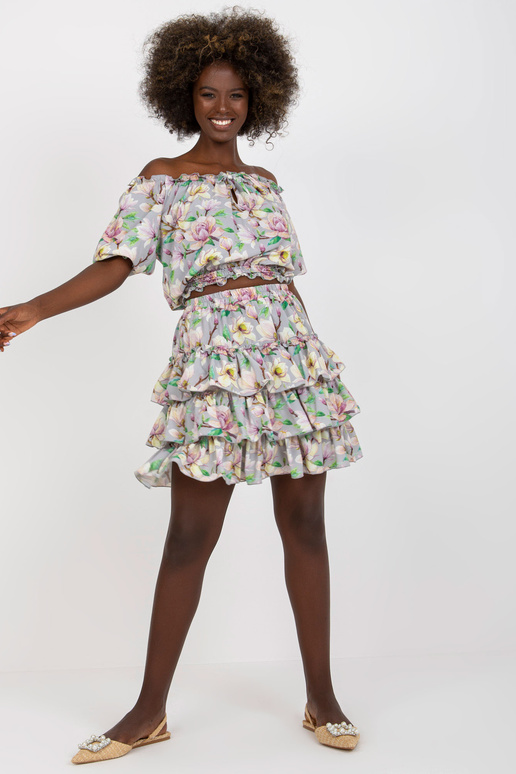 Hallikaskollane suvine komplekt... Hallikaskollane suvine komplekt...