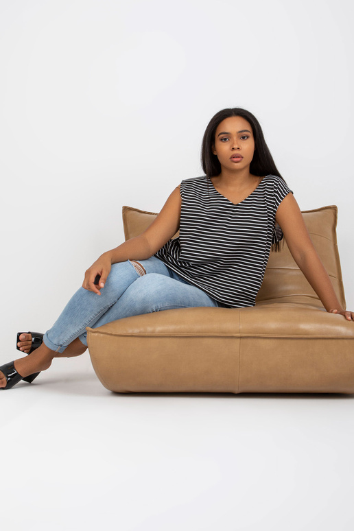 Must-valge pluss suuruses V-kaelusega...