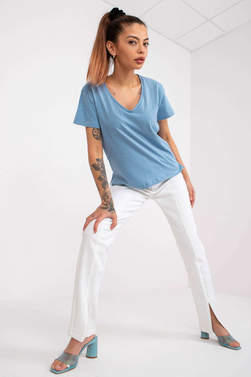 Helesinine T-särk naiste V-kaelusega... Helesinine T-särk naiste V-kaelusega...