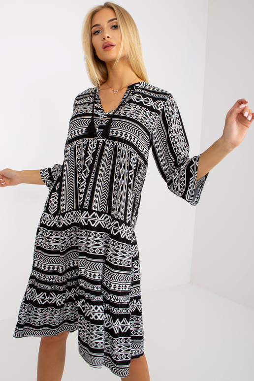 Must mustriline volangide ja 3/4... Must mustriline volangide ja 3/4...