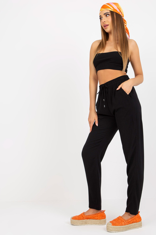 Mustad suvised riidest püksid...