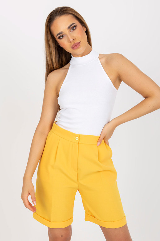 Valge soonik poolkilpkaelusega...