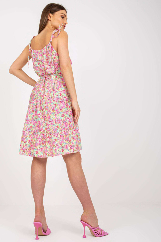 Roheline ja roosa volangrihmadega...