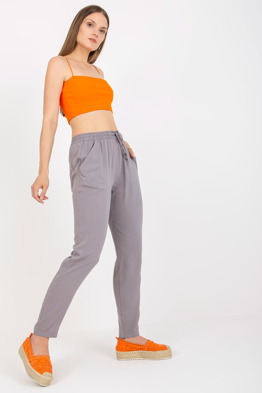 Hallid sirgest kangast püksid suveks... Hallid sirgest kangast püksid suveks...